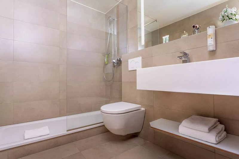 Everness Hotel & Resort