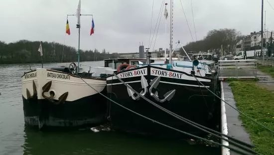 Story Boat