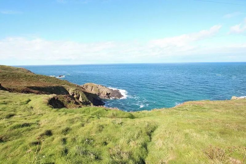 BAL VIEW, family friendly, with open fire in Trewellard