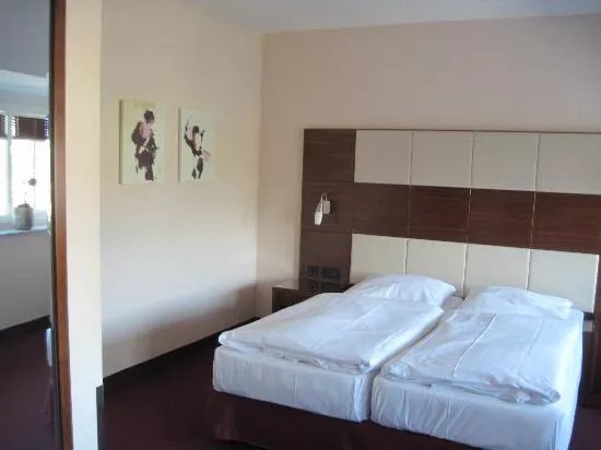 Adena Hotel