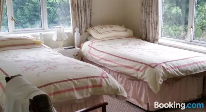 Oaklands Guest House