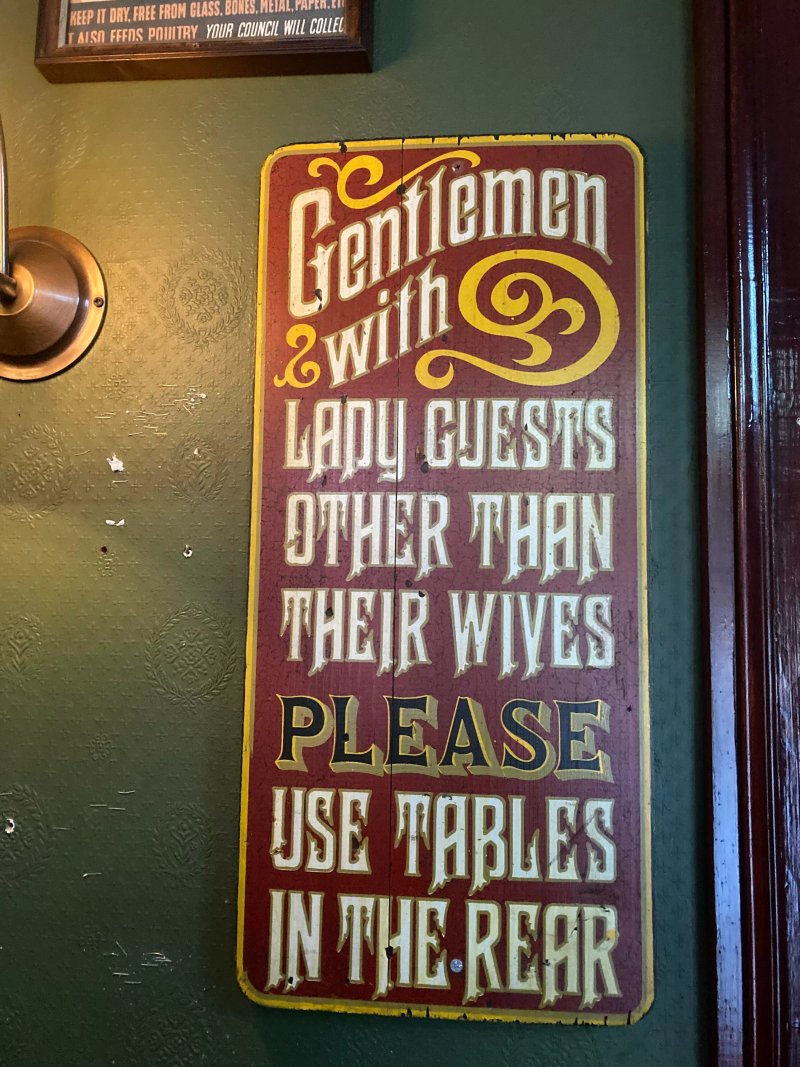 Pickwick Pub