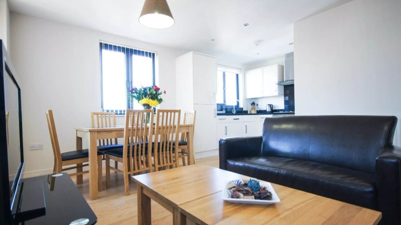 Crompton House Apartments