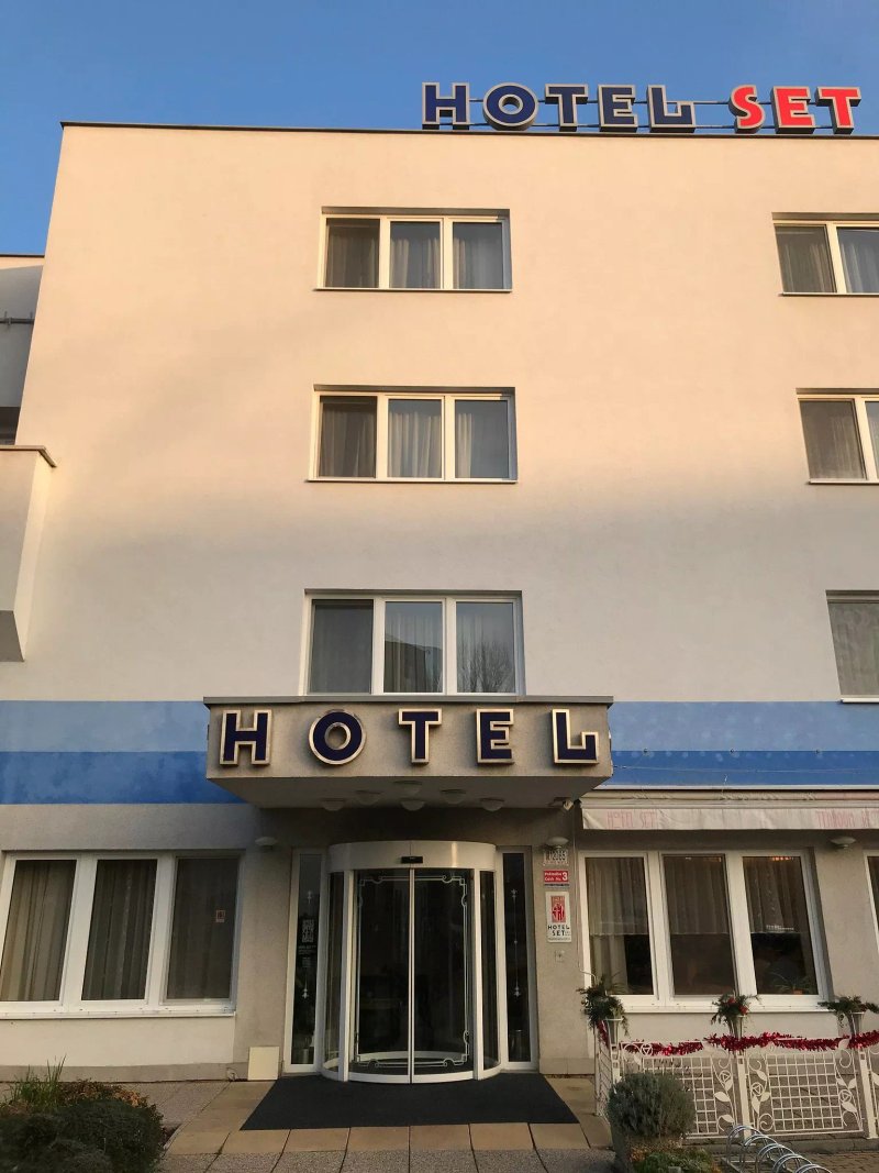 Hotel Set