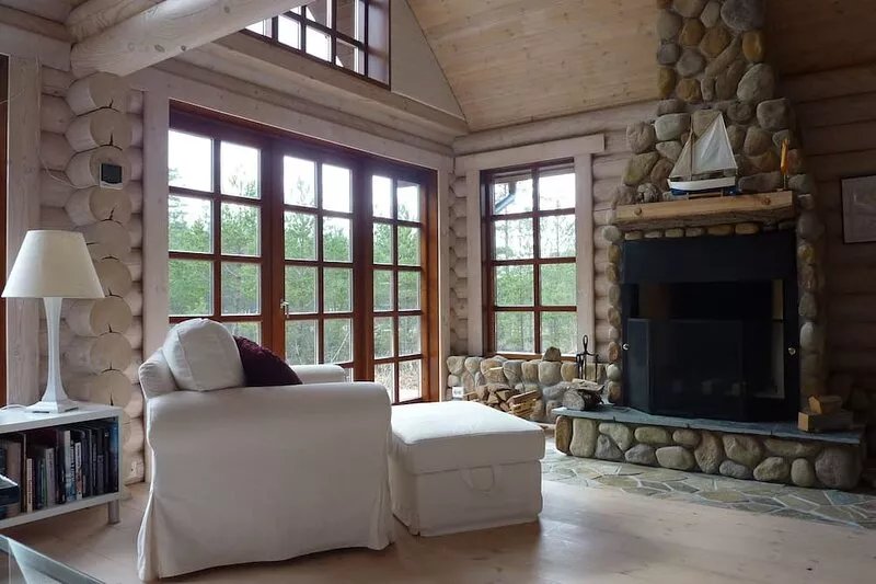 Luxury log cabin, in the middle of nature, own beach. Wi-fi and modern