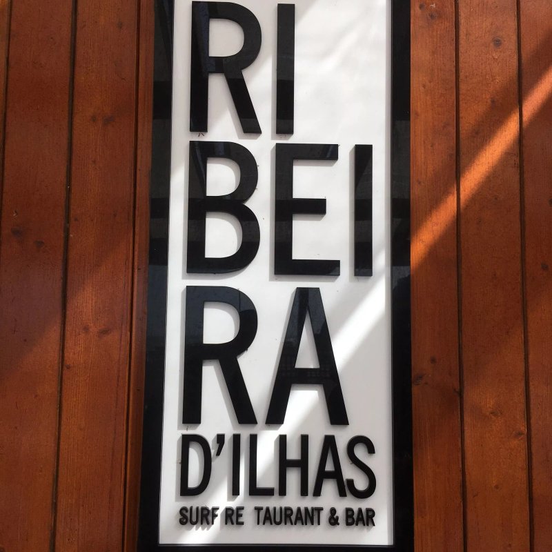 Ribeira D'Ilhas Surf Restaurant & Bar