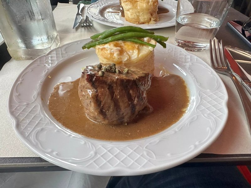 Chez Lucien, Petralona (Le Petit Bistrot)