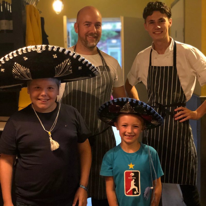 Dos Pimientos