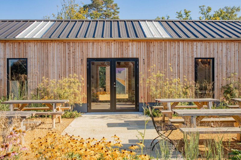 Brothers Farm Flowerbarn Cafe