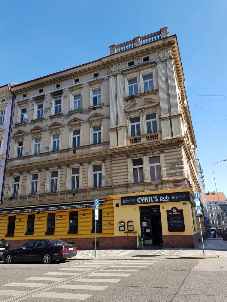 CYRIL'S pub