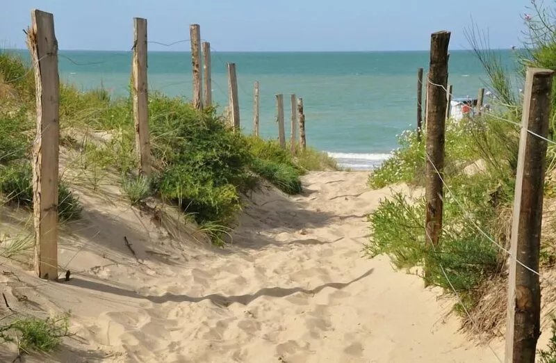 Comfortable villa located by the sea excellent performance. classified 3 stars