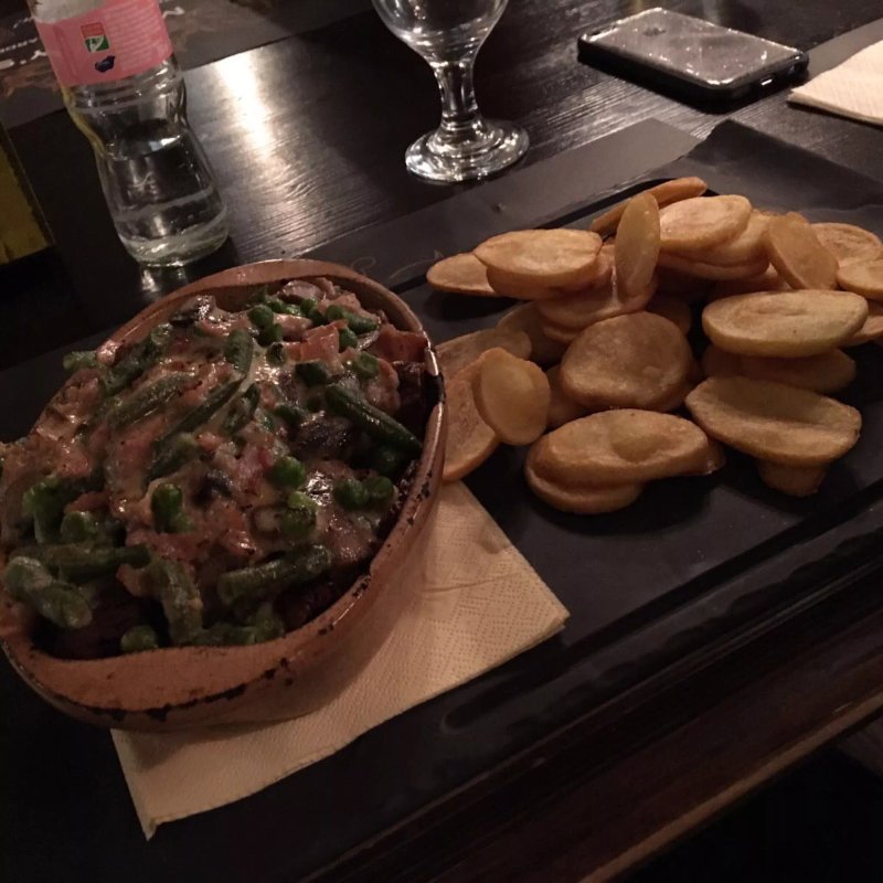 Murphy's Irish Pub & Garden Restaurant
