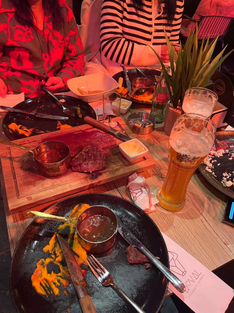 Royal Steaks & Cocktails