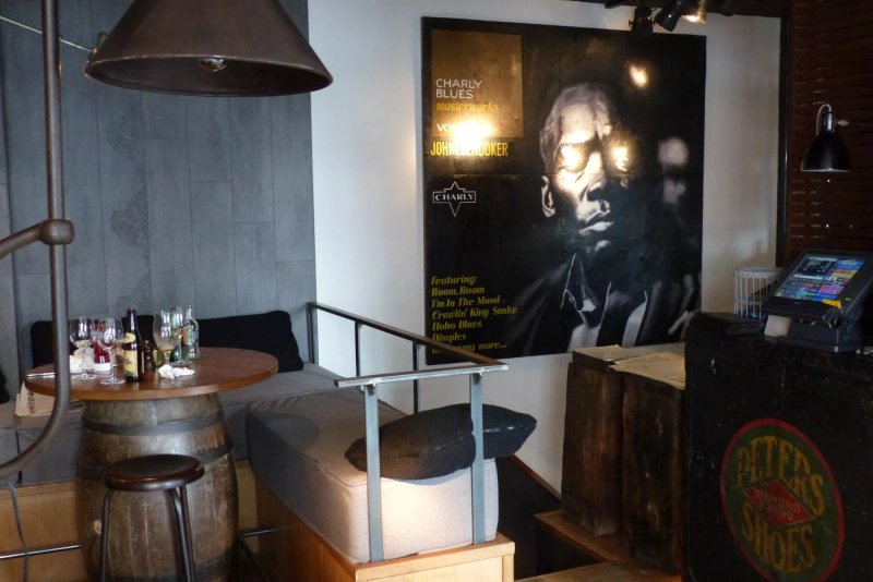 Cafe de la Lanterne