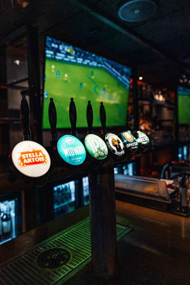 Plaza American Grill & Sports