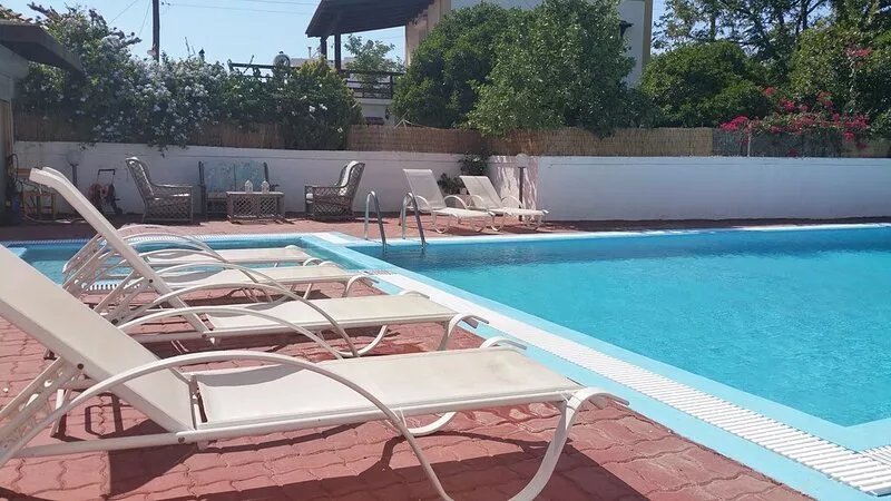 Platoni Elite apartments..A friendly relaxing place close to the beach &shops