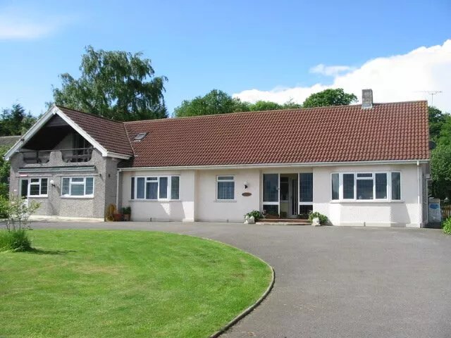 Wayside B&B and Lodges