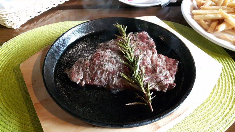 Agat Bar & Grill