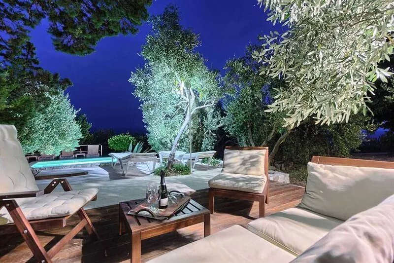 Casa Garden - six bedroom house for 12 guests, heated pool and close to beaches