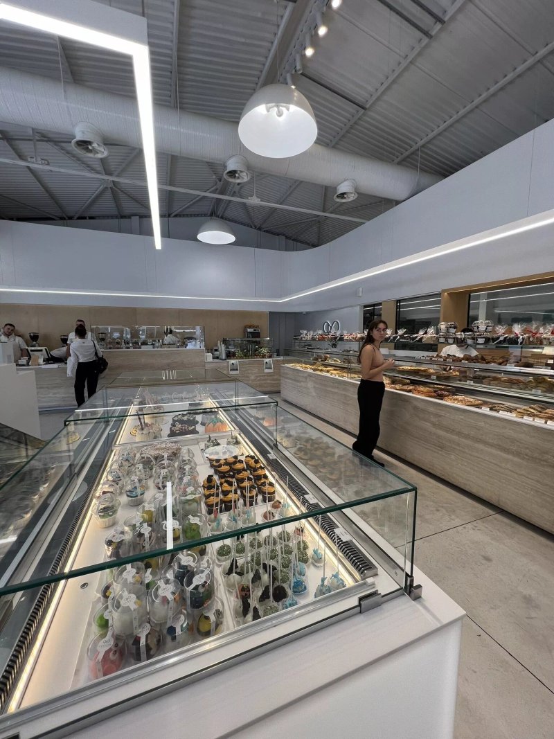 Kosmos Bakery