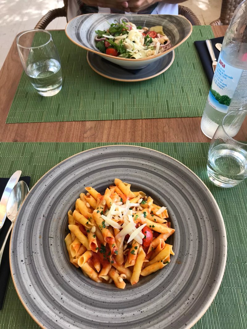 La Pasta Restaurant