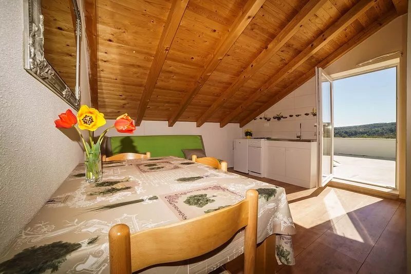 Villa Olive Harvest is brand new ,with 3 bedrooms and 3 bathrooms.