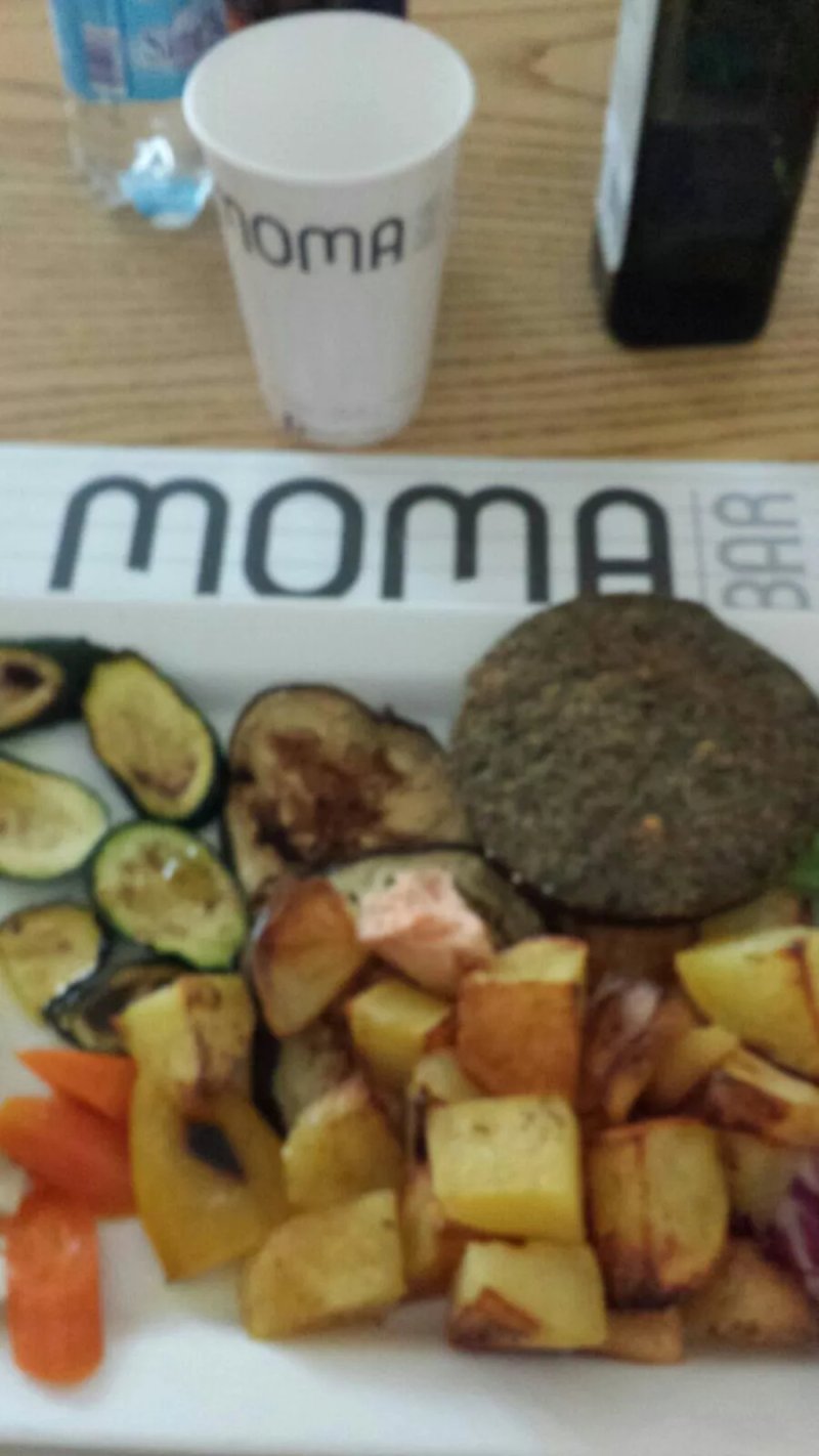 Moma Bar