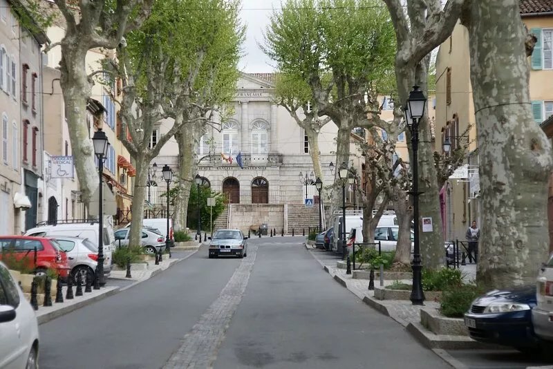 'La Petite Maison' Provencal charm, downtown, quiet, protected environment