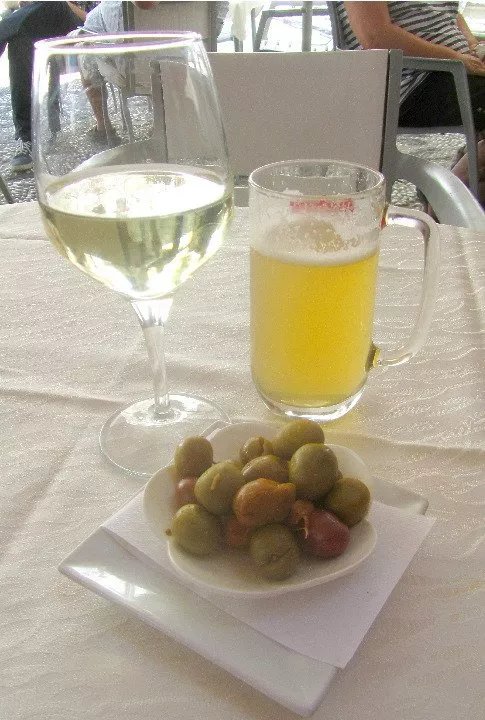 Las Cuevas Del Albaicin