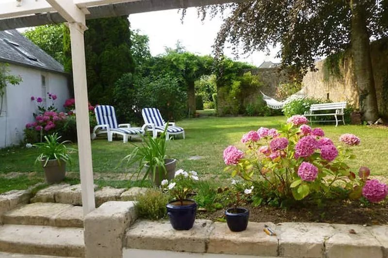 18th century family house with large garden