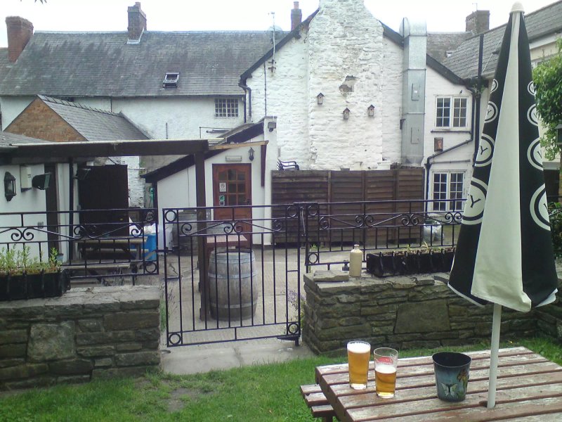 The White Horse Inn, Dining