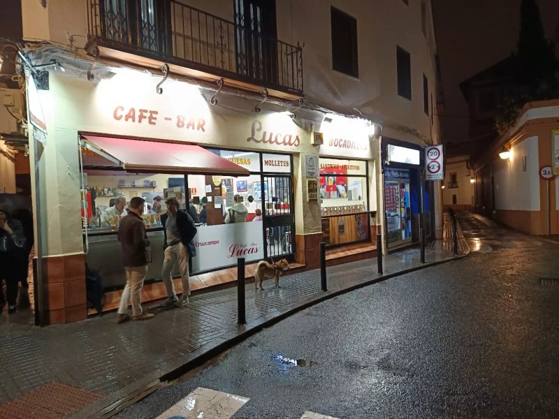 Cafe Bar Lucas