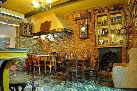 The 1916 Irish Pub