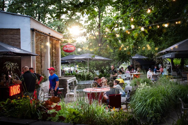 Beergarden-biergarten Bar ''kiemas''