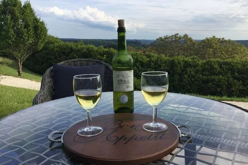 Great views, A/C, heated pool, chefs kitchen. Saturday to Saturday check