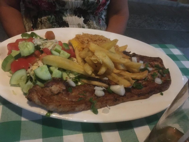 Vrakas Tavern