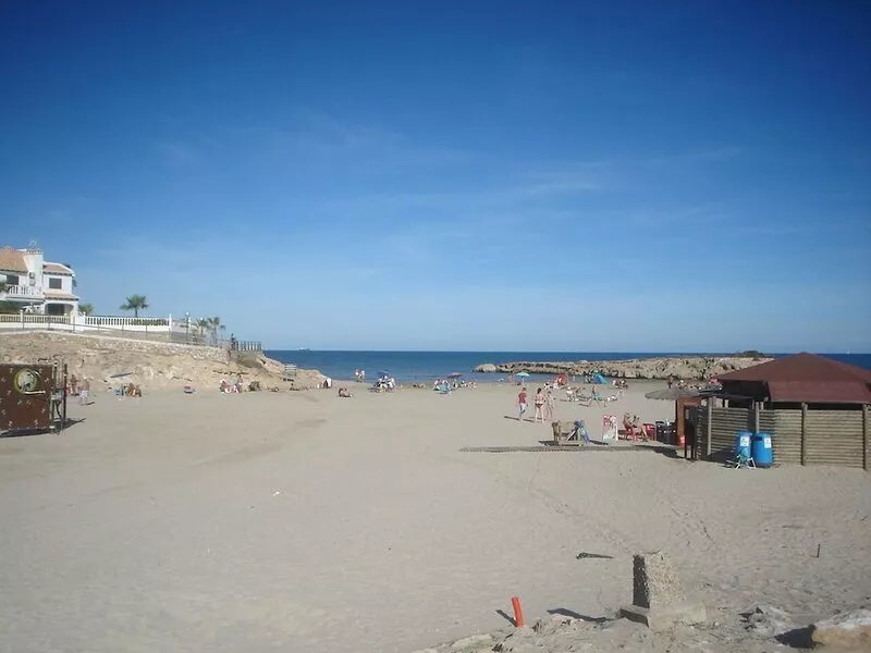 2 Bed Newly Built Tastefully Furnished Apartment, 1 Bathroom , Lounge/Dining .