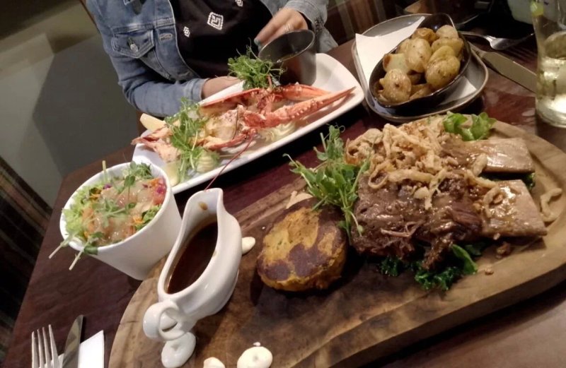 The Tavern Bar & Restaurant