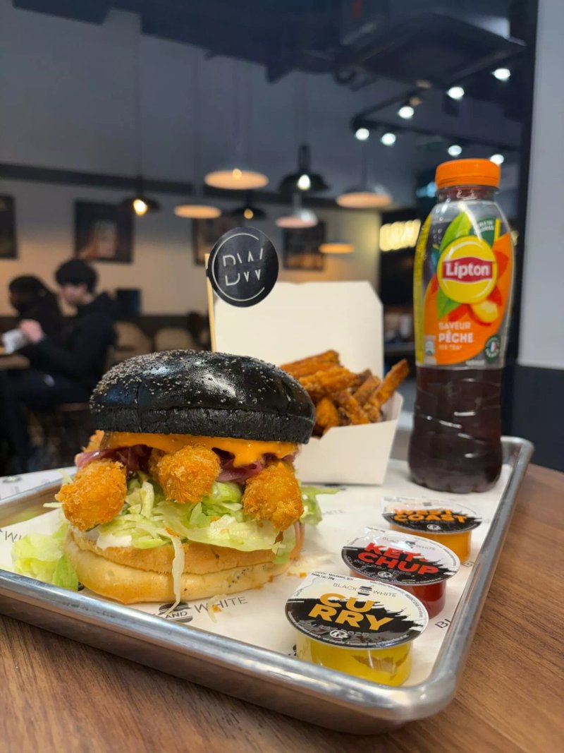 Black And White Burger