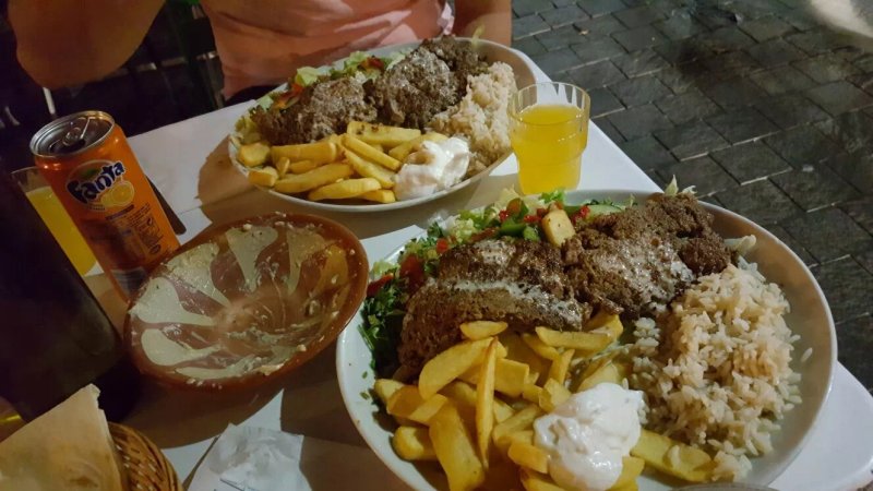 Chez Nous Les Libanais