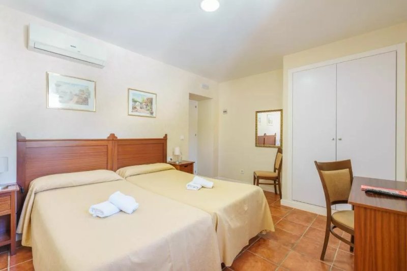 Hotel Carlos V by Vivere Stays