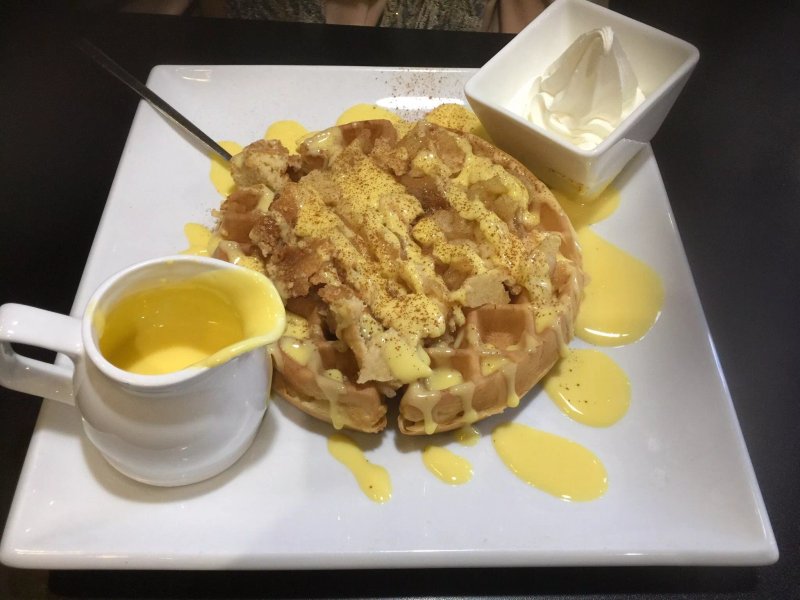Creams Cafe