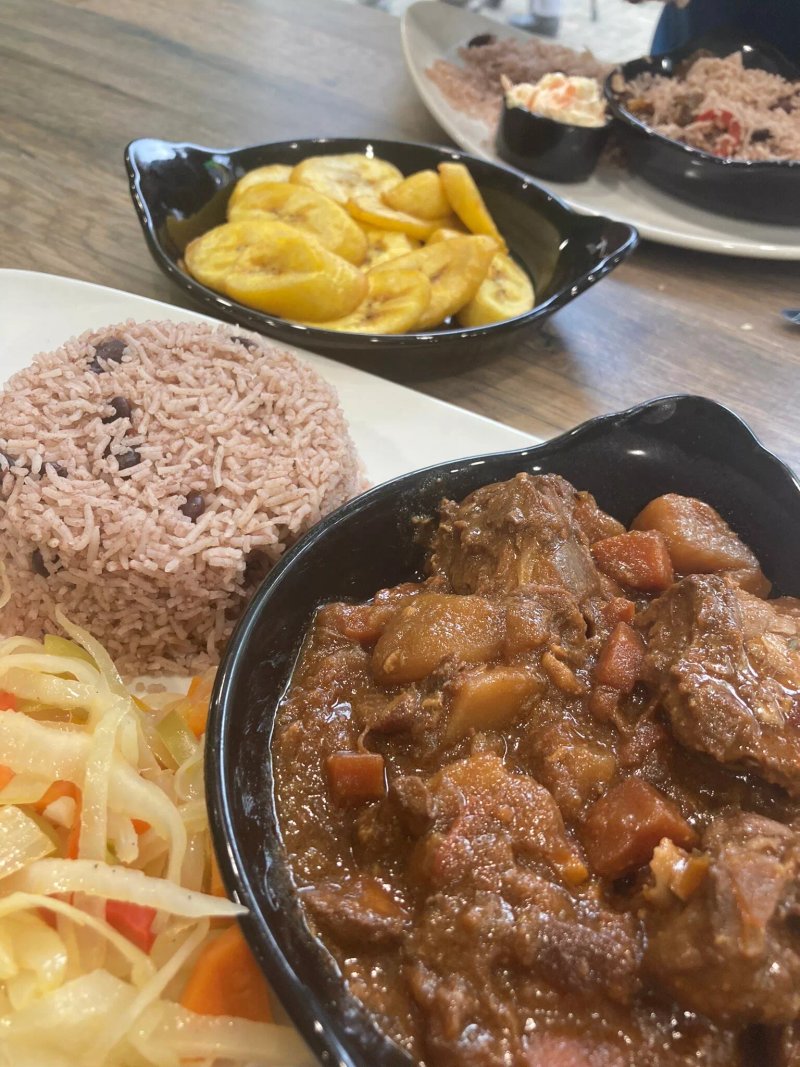 Yanni's Caribbean Restaurant And Takeaway