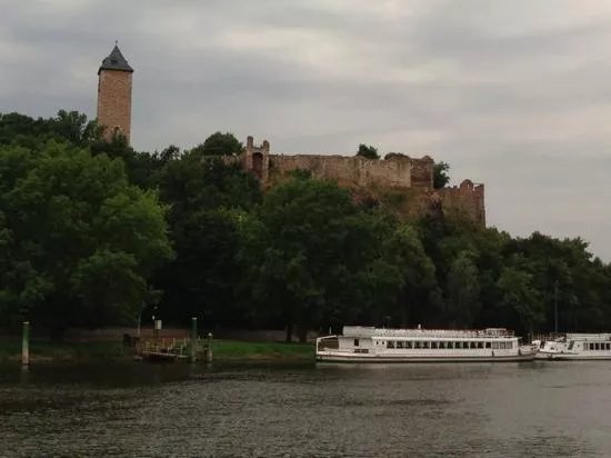 Krug zum Grunen Kranze