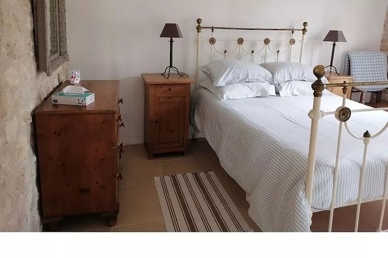 Le Pressoir  - Traditional Farmhouse nr La Rochelle. beaches 20 mins and a pool.