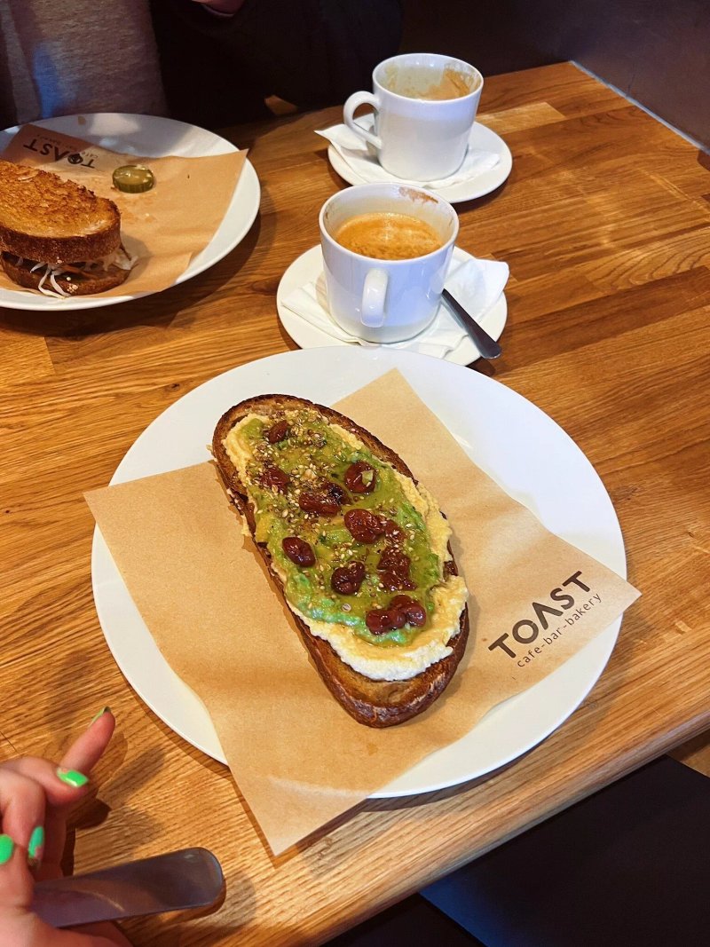 Toast Cafe, Bakery, And Bar
