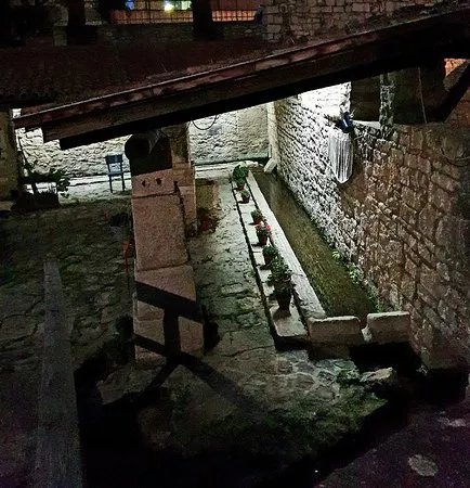 Fontana Vecchia