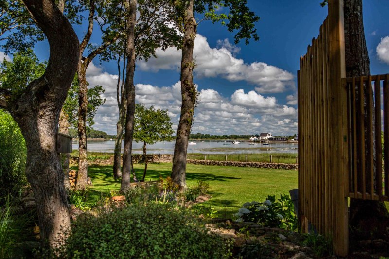 La Petite Presqu'Ile, The Little Peninsula