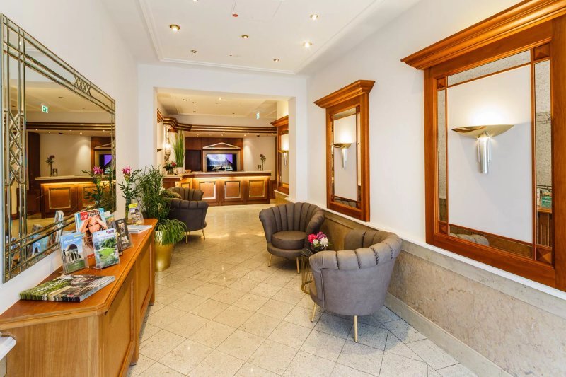 Star-Apart Hansa Hotel