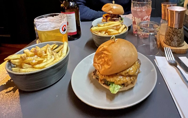 Luxford Burgers and Lounge Bar